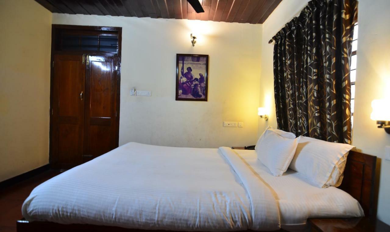 The Royal Heritage Hotel And Ayurvedic Center Thiruvananthapuram Exterior photo